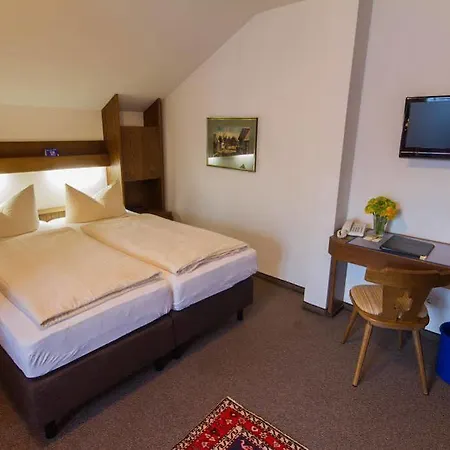 Alexandra Hotel 3*
